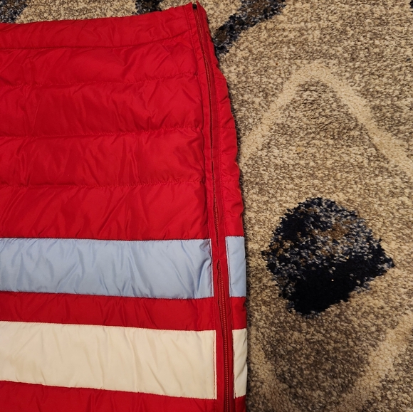 Bogner Red Quilted Puffer skirt with side Zipper - Picture 5 of 16